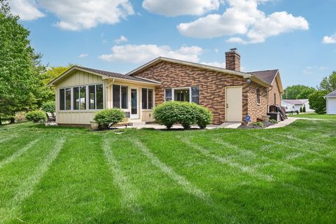 Tiny photo for 676 Fairlawn Drive, Circleville, OH 43113 (MLS # 226014364)
