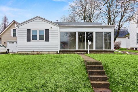 Photo of 617 S Madriver Street, Bellefontaine, OH 43311 (MLS # 226006521)