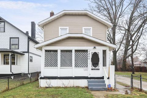 Photo of 1888 Aberdeen Avenue, Columbus, OH 43211 (MLS # 226006498)