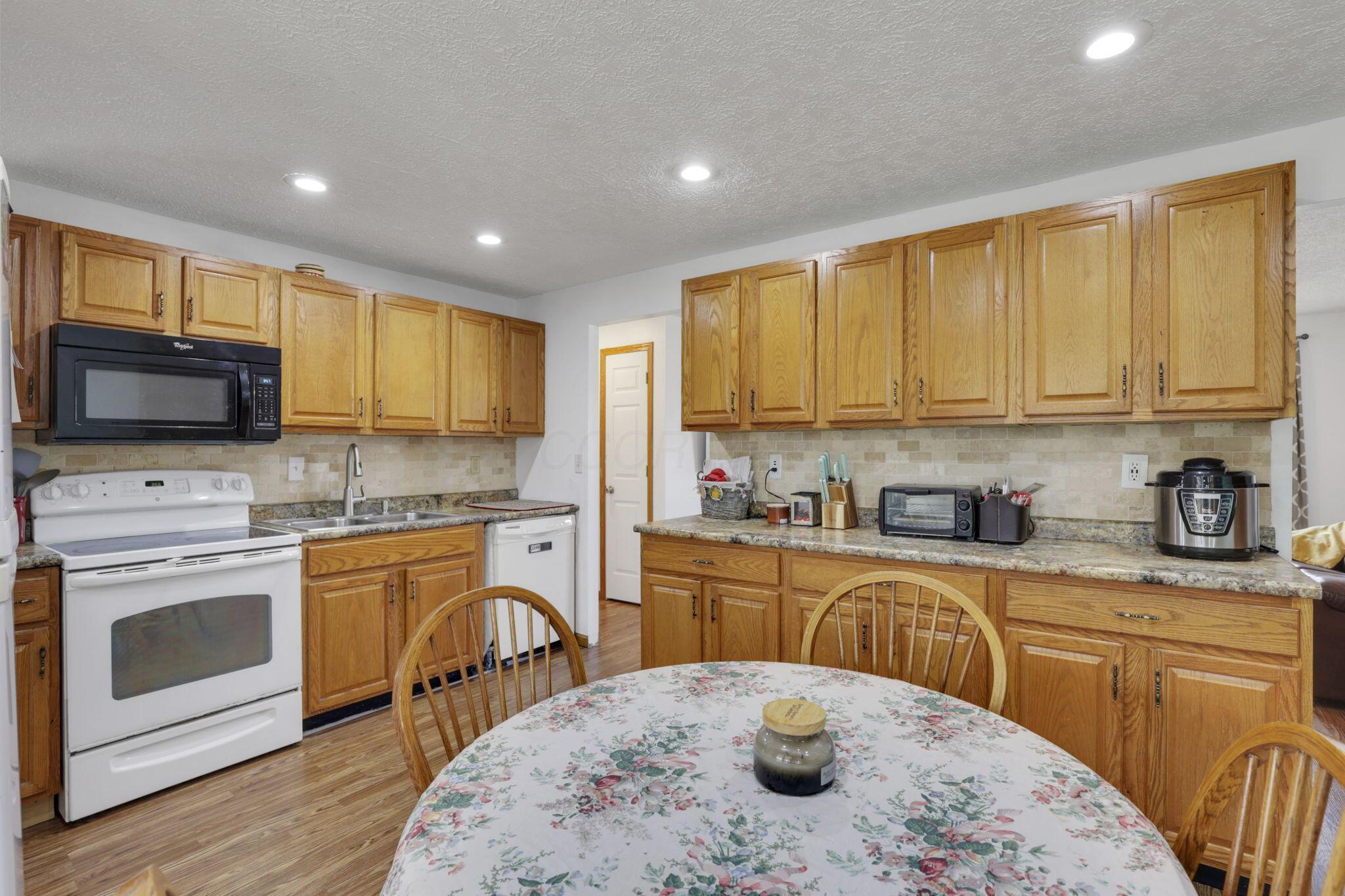 1730 Chippewa Drive, Circleville, Ohio image 14