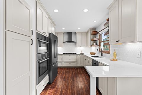 Tiny photo for 4305 Castleton Road, Upper Arlington, OH 43220 (MLS # 226006634)