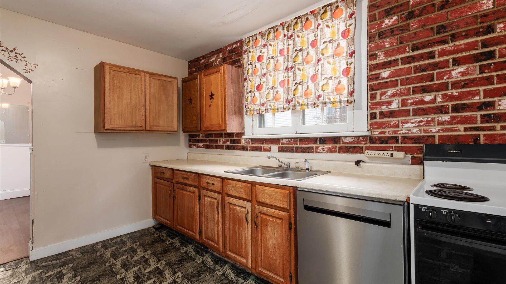 111 S Maple Heights, New Lexington, Ohio image 10
