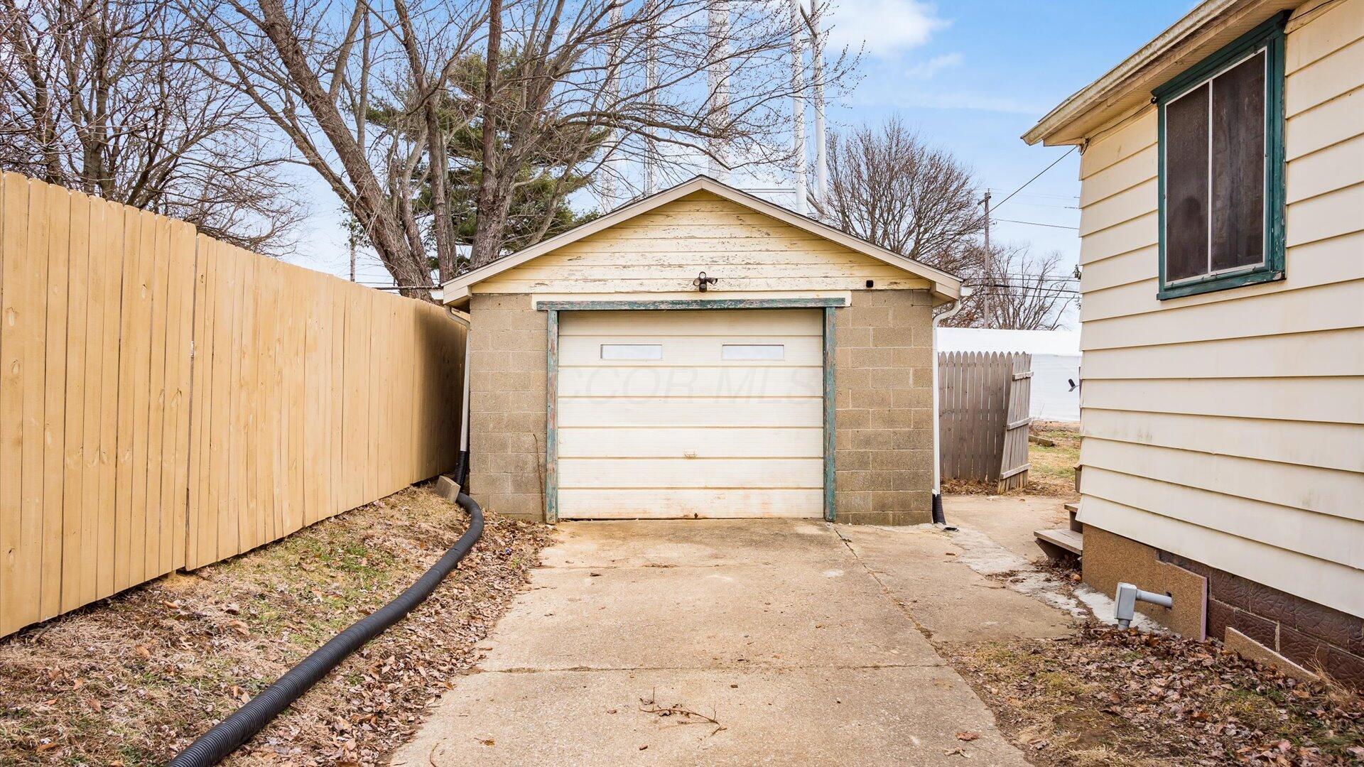 111 S Maple Heights, New Lexington, Ohio image 4