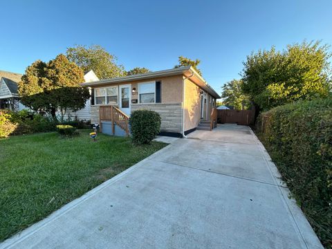 Photo of 1271 E 24th Avenue, Columbus, OH 43211 (MLS # 225039203)