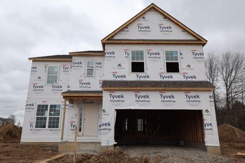 Photo of 545 Fadley Loop E, Delaware, OH 43015 (MLS # 226015642)