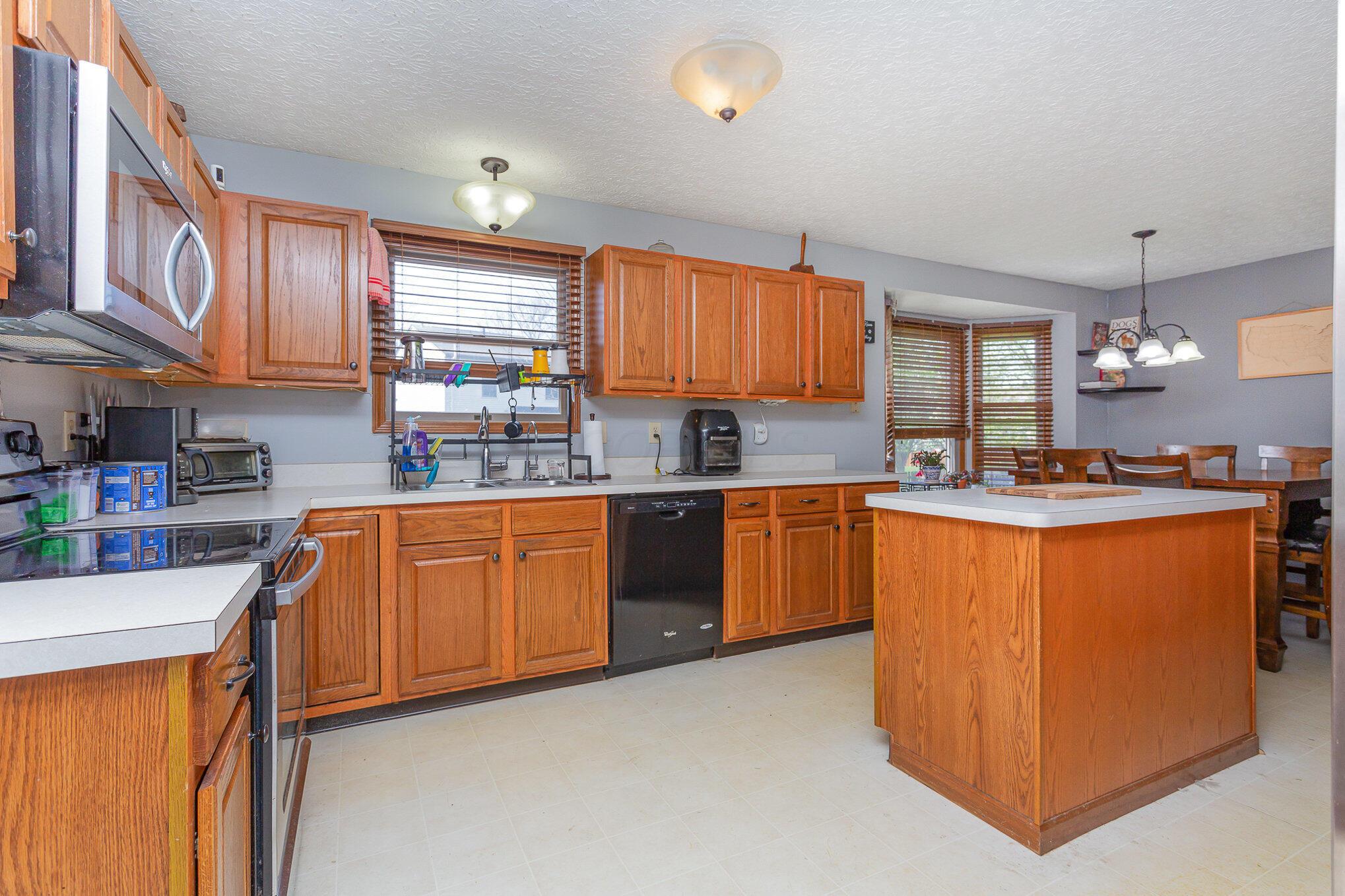 143 Yehlshire Drive, Galloway, Ohio image 9