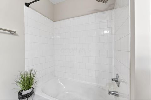 Tiny photo for 5478 Albany Terrace Way 1405 #1405, Westerville, OH 43081 (MLS # 225045472)