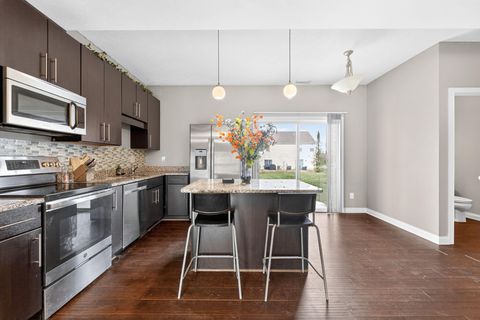 Tiny photo for 5478 Albany Terrace Way 1405 #1405, Westerville, OH 43081 (MLS # 225045472)