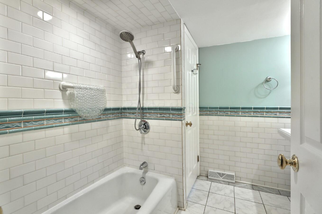 1558 Lafayette Drive #A, Columbus, Ohio image 20