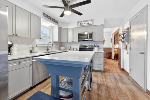 Tiny photo for 4148 Panorama Drive, Columbus, OH 43230 (MLS # 226014670)