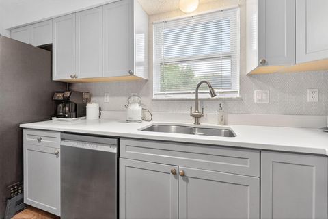 Tiny photo for 4148 Panorama Drive, Columbus, OH 43230 (MLS # 226014670)
