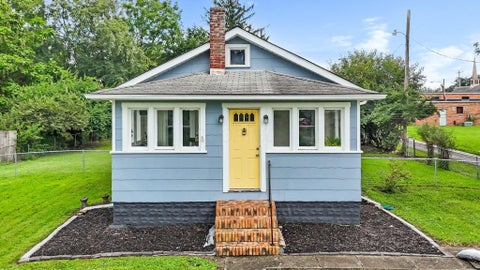 Photo of 2908 Fairwood Avenue, Columbus, OH 43207 (MLS # 226031303)
