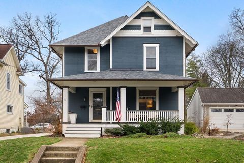 Photo of 151 W Lincoln Avenue, Delaware, OH 43015 (MLS # 226006635)