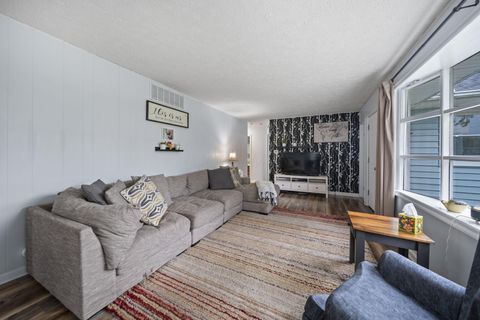 Tiny photo for 6732 London Groveport Road, Grove City, OH 43123 (MLS # 226014040)