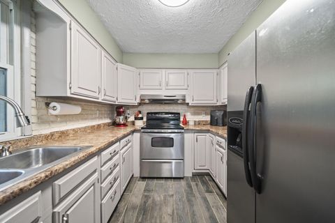 Tiny photo for 6732 London Groveport Road, Grove City, OH 43123 (MLS # 226014040)