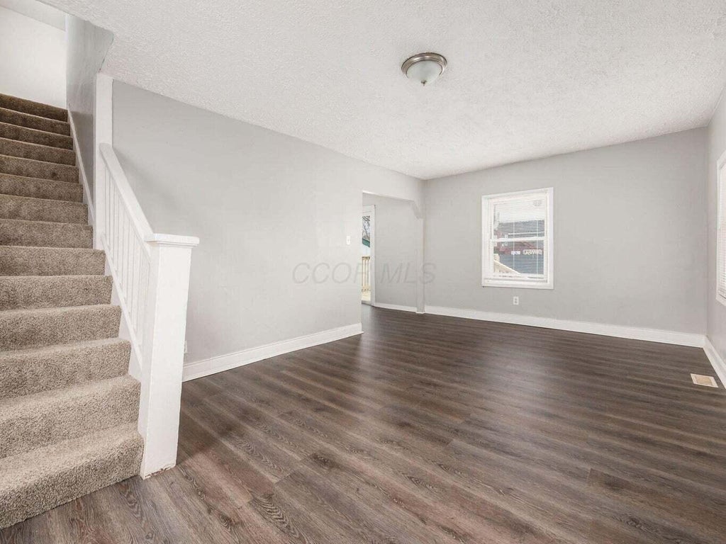 Photo of 21 Benfield Avenue, Columbus, OH 43207 (MLS # 226034762)