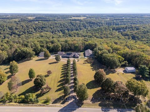 Homes For Sale - 17980 Gambier Road<br/> Knox County, Mount Vernon, OH 43050