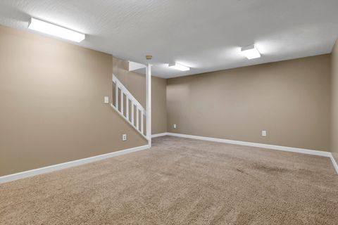 Tiny photo for 2540 Dahlia Way 26D #26D, Columbus, OH 43235 (MLS # 225045403)