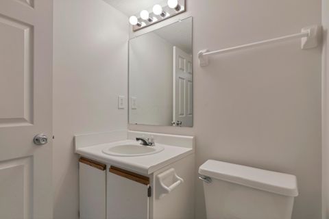 Tiny photo for 2540 Dahlia Way 26D #26D, Columbus, OH 43235 (MLS # 225045403)