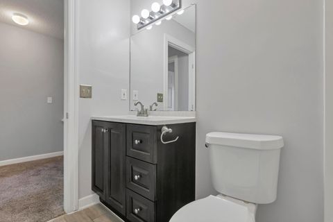 Tiny photo for 2540 Dahlia Way 26D #26D, Columbus, OH 43235 (MLS # 225045403)