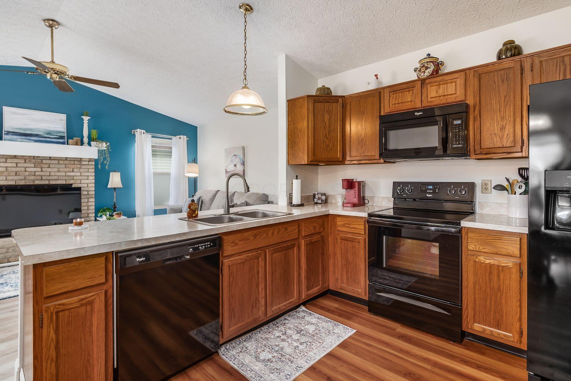 3188 Heatherside Drive, Dublin, Ohio image 9
