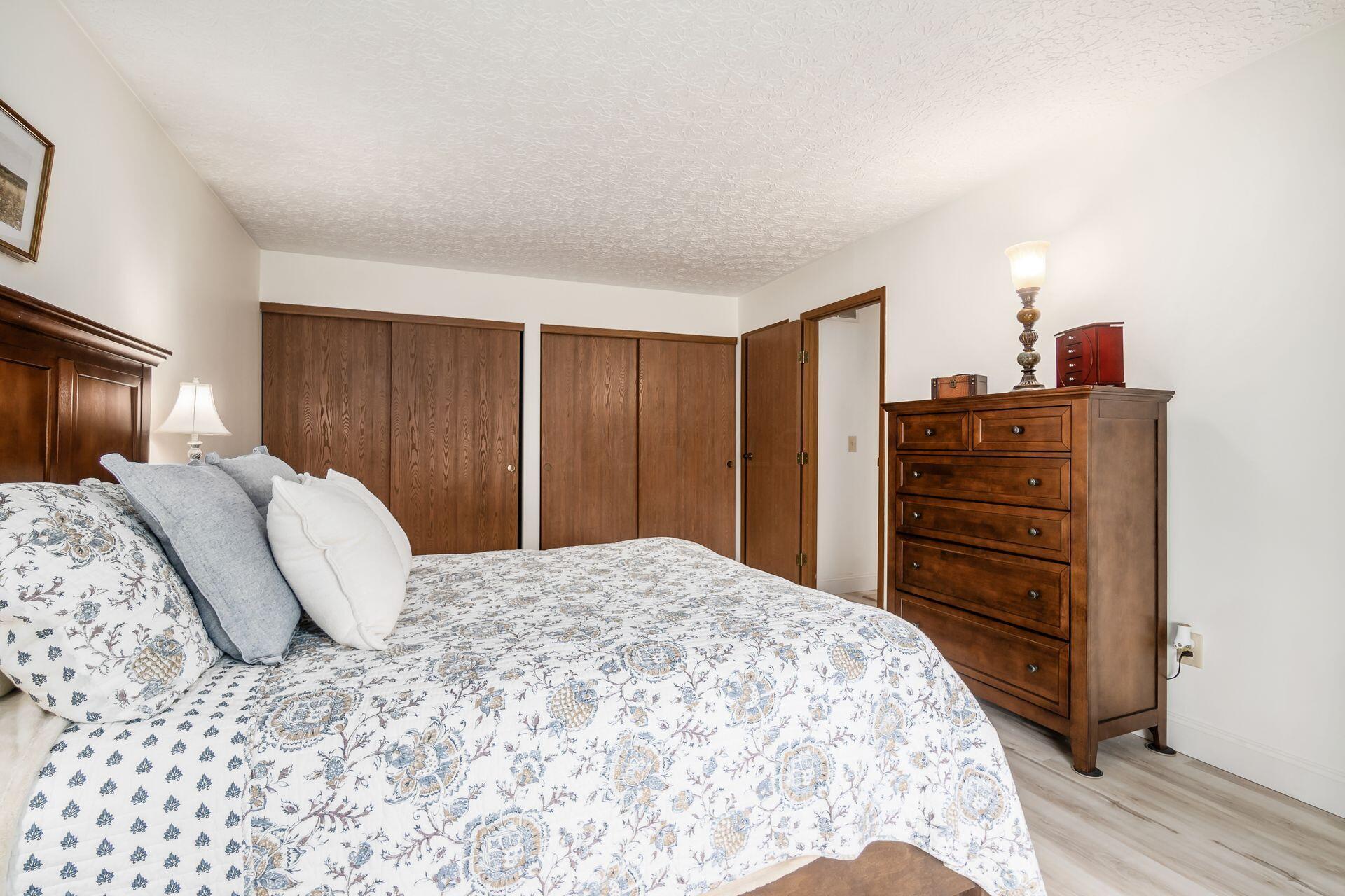 3188 Heatherside Drive, Dublin, Ohio image 16