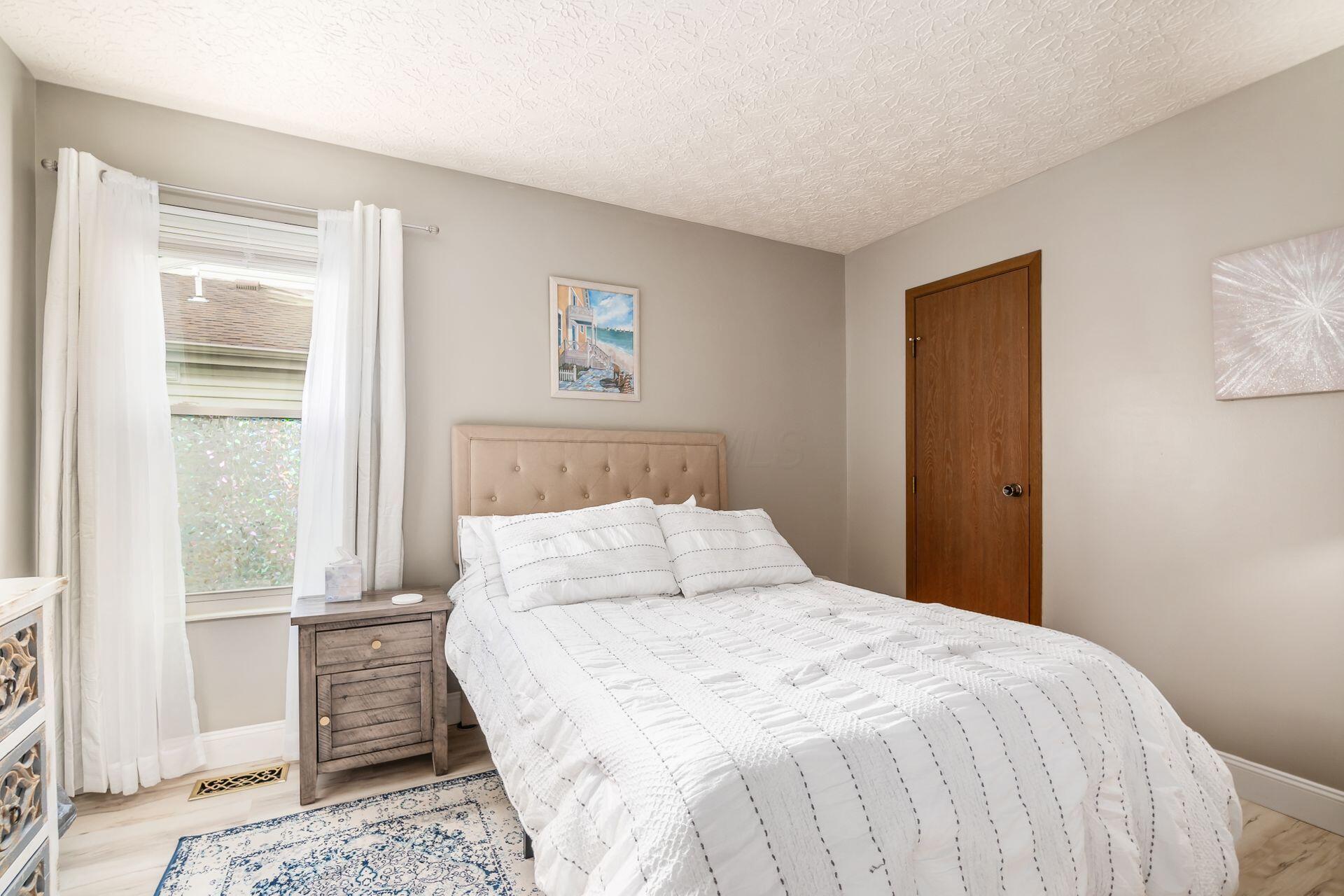 3188 Heatherside Drive, Dublin, Ohio image 18