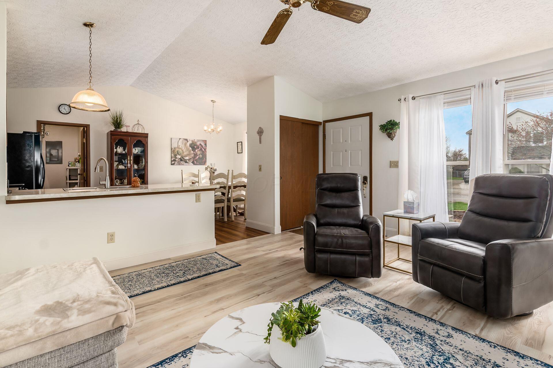 3188 Heatherside Drive, Dublin, Ohio image 6
