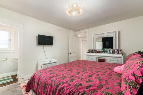 Tiny photo for 185 N 10th Street, Newark, OH 43055 (MLS # 226002729)