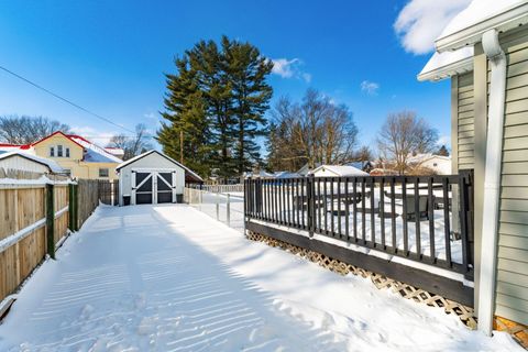 Tiny photo for 185 N 10th Street, Newark, OH 43055 (MLS # 226002729)