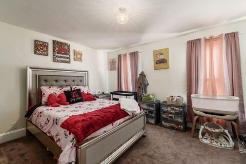 Tiny photo for 185 N 10th Street, Newark, OH 43055 (MLS # 226002729)