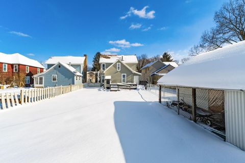 Tiny photo for 185 N 10th Street, Newark, OH 43055 (MLS # 226002729)