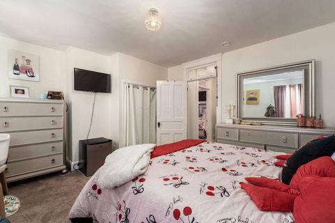 Tiny photo for 185 N 10th Street, Newark, OH 43055 (MLS # 226002729)