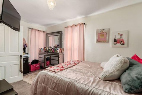 Tiny photo for 185 N 10th Street, Newark, OH 43055 (MLS # 226002729)