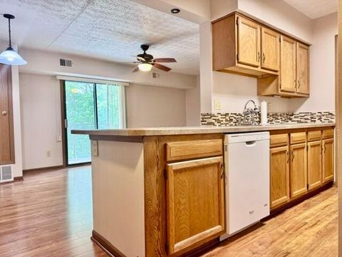 Tiny photo for 5970 Sharon Woods Boulevard 200 #200, Columbus, OH 43229 (MLS # 226020877)