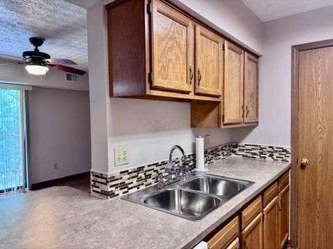 Tiny photo for 5970 Sharon Woods Boulevard 200 #200, Columbus, OH 43229 (MLS # 226020877)
