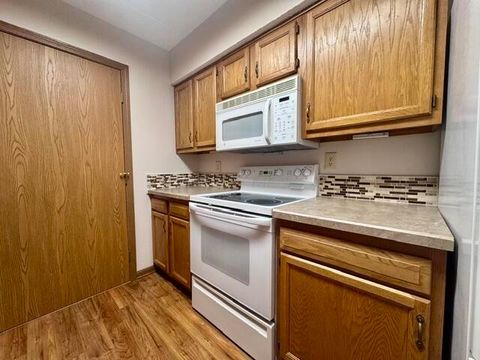 Tiny photo for 5970 Sharon Woods Boulevard 200 #200, Columbus, OH 43229 (MLS # 226020877)