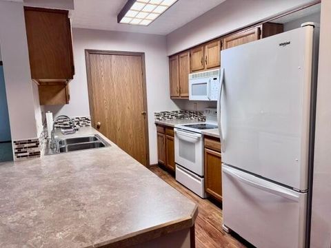Tiny photo for 5970 Sharon Woods Boulevard 200 #200, Columbus, OH 43229 (MLS # 226020877)