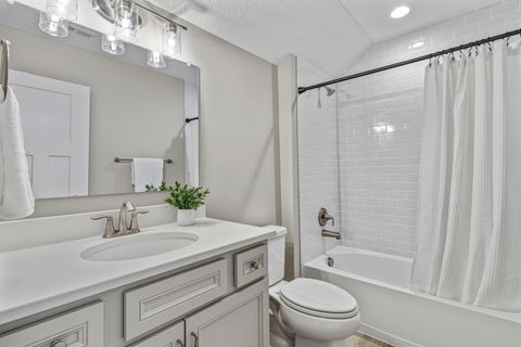 Tiny photo for 5552 Jessica Lane W, Powell, OH 43065 (MLS # 226003234)