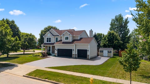 Photo of 1977 Twin Flower Circle, Grove City, OH 43123 (MLS # 226026271)