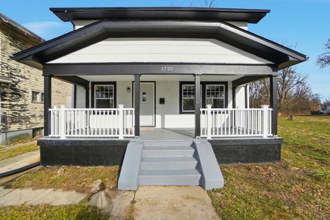 Photo of 1725 W Grand Avenue, Dayton, OH 45402 (MLS # 226001310)