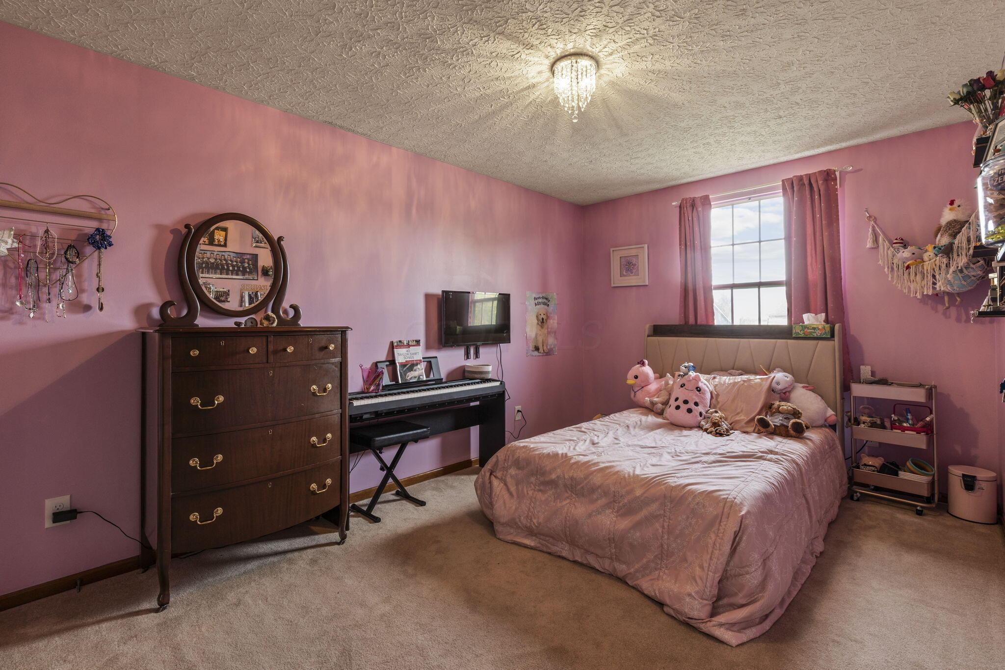 1429 River Trail Drive, Grove City, Ohio image 33