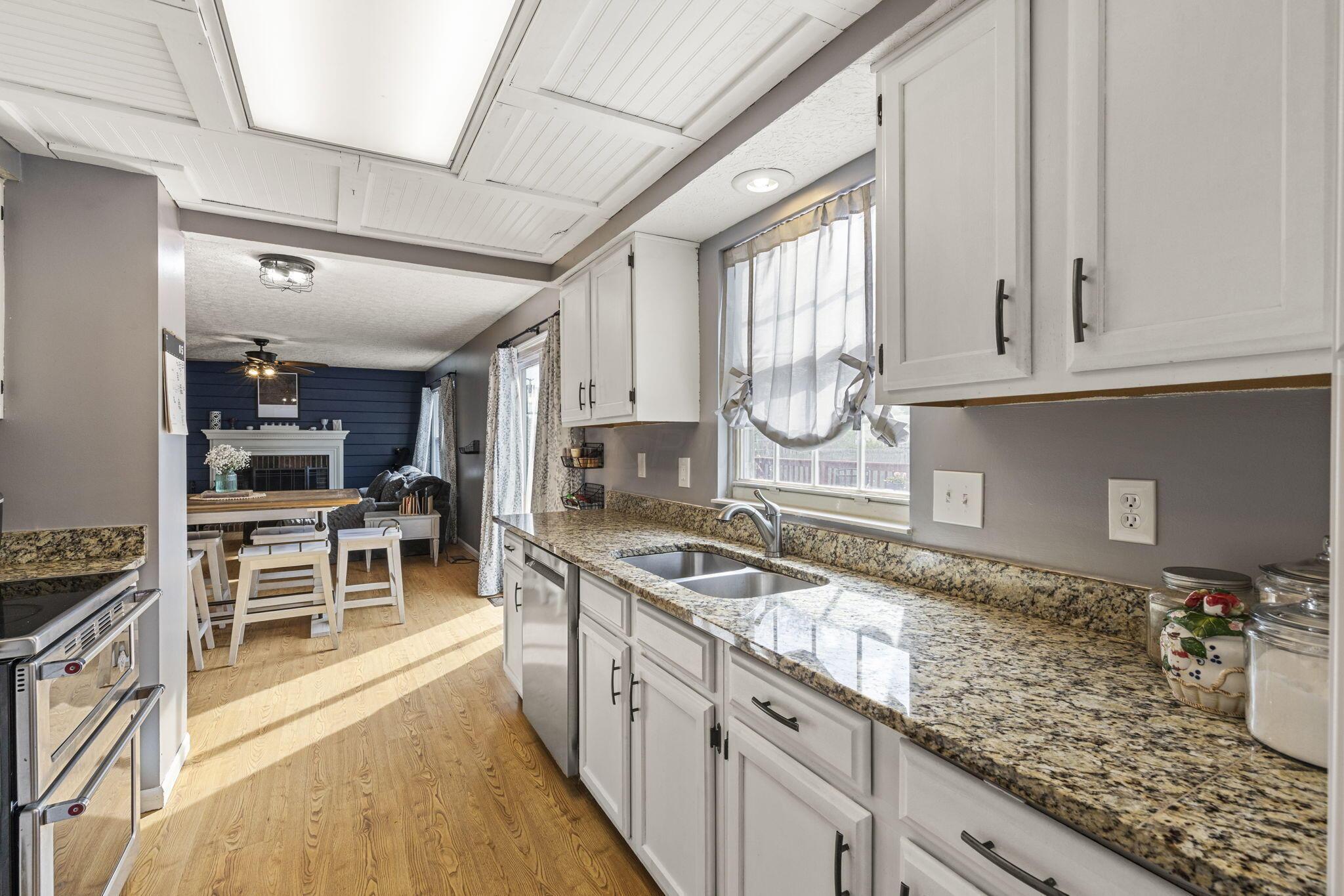 1429 River Trail Drive, Grove City, Ohio image 22