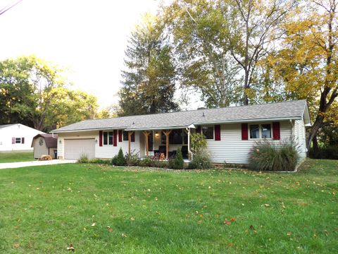 Photo of 144 Lynwood Lane, Lancaster, OH 43130 (MLS # 225042508)