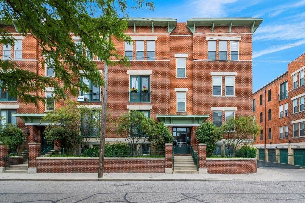 Photo of 117 E Noble Street 2 #2, Columbus, OH 43215 (MLS # 226018504)