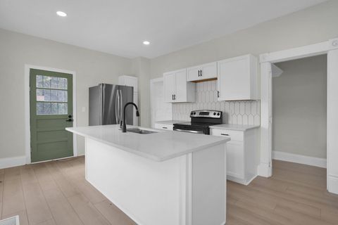 Photo of 33 N Hartford Avenue, Columbus, OH 43222 (MLS # 225023306)