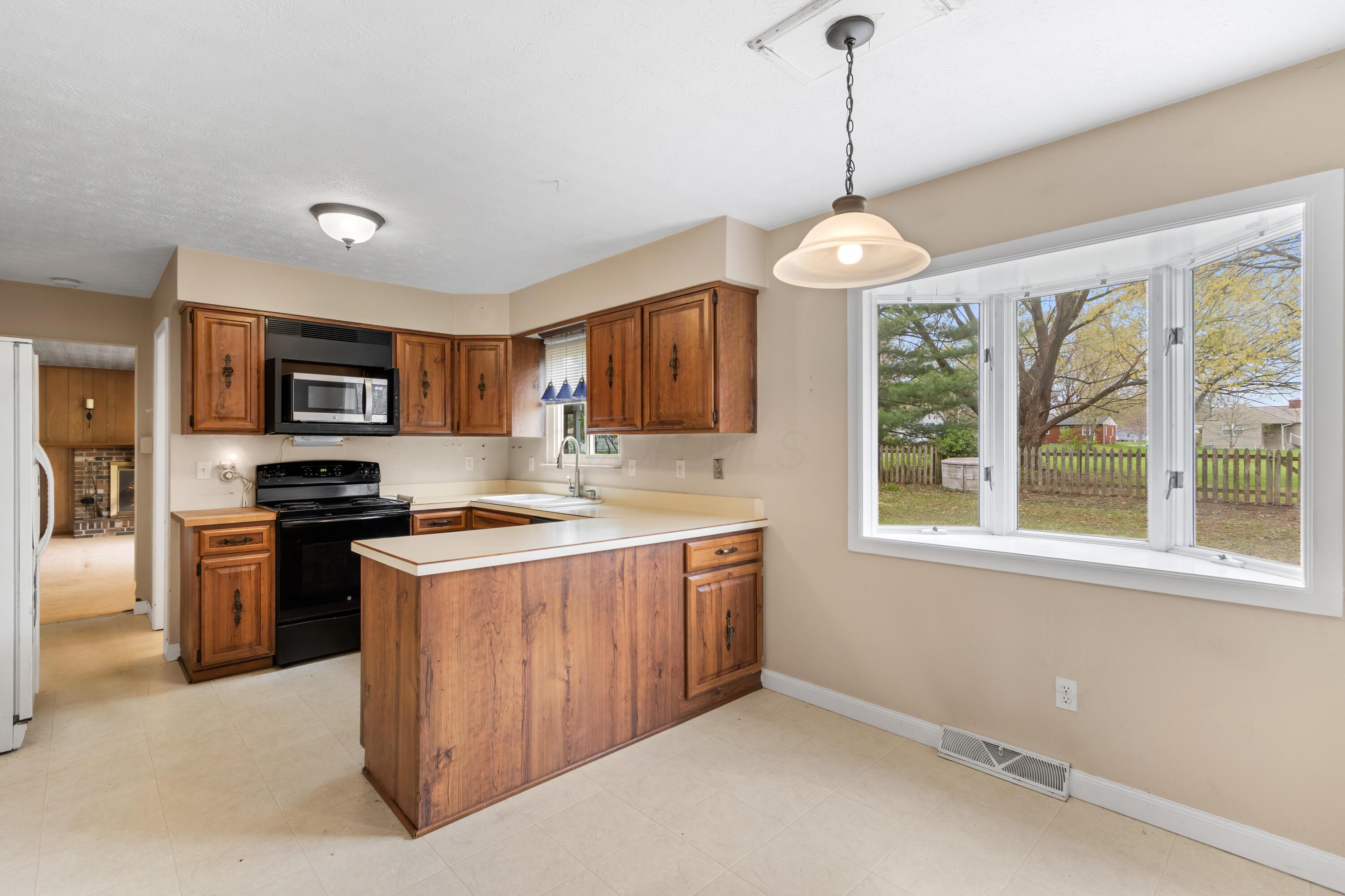 1091 Matterhorn Drive, Reynoldsburg, Ohio image 15