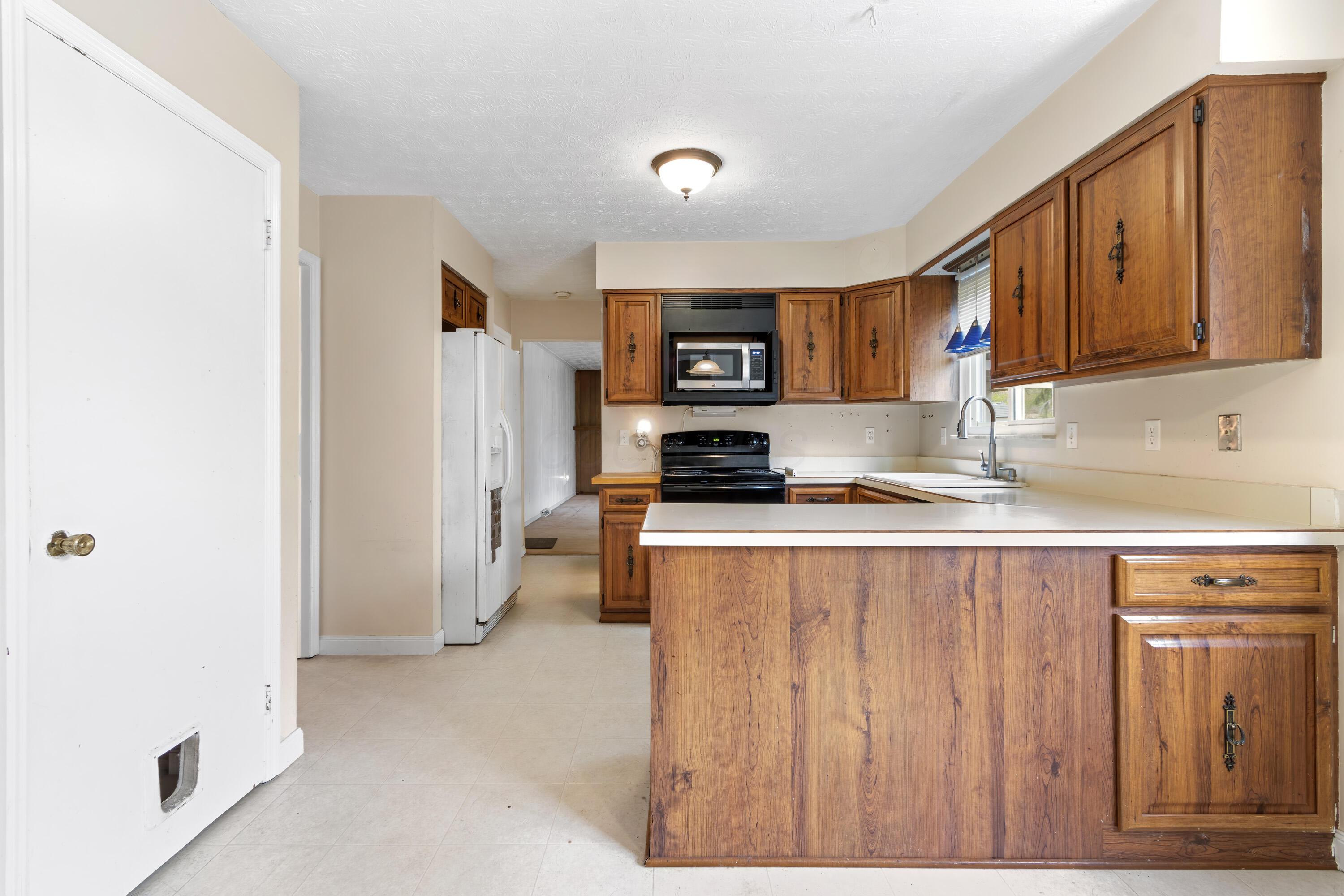 1091 Matterhorn Drive, Reynoldsburg, Ohio image 14