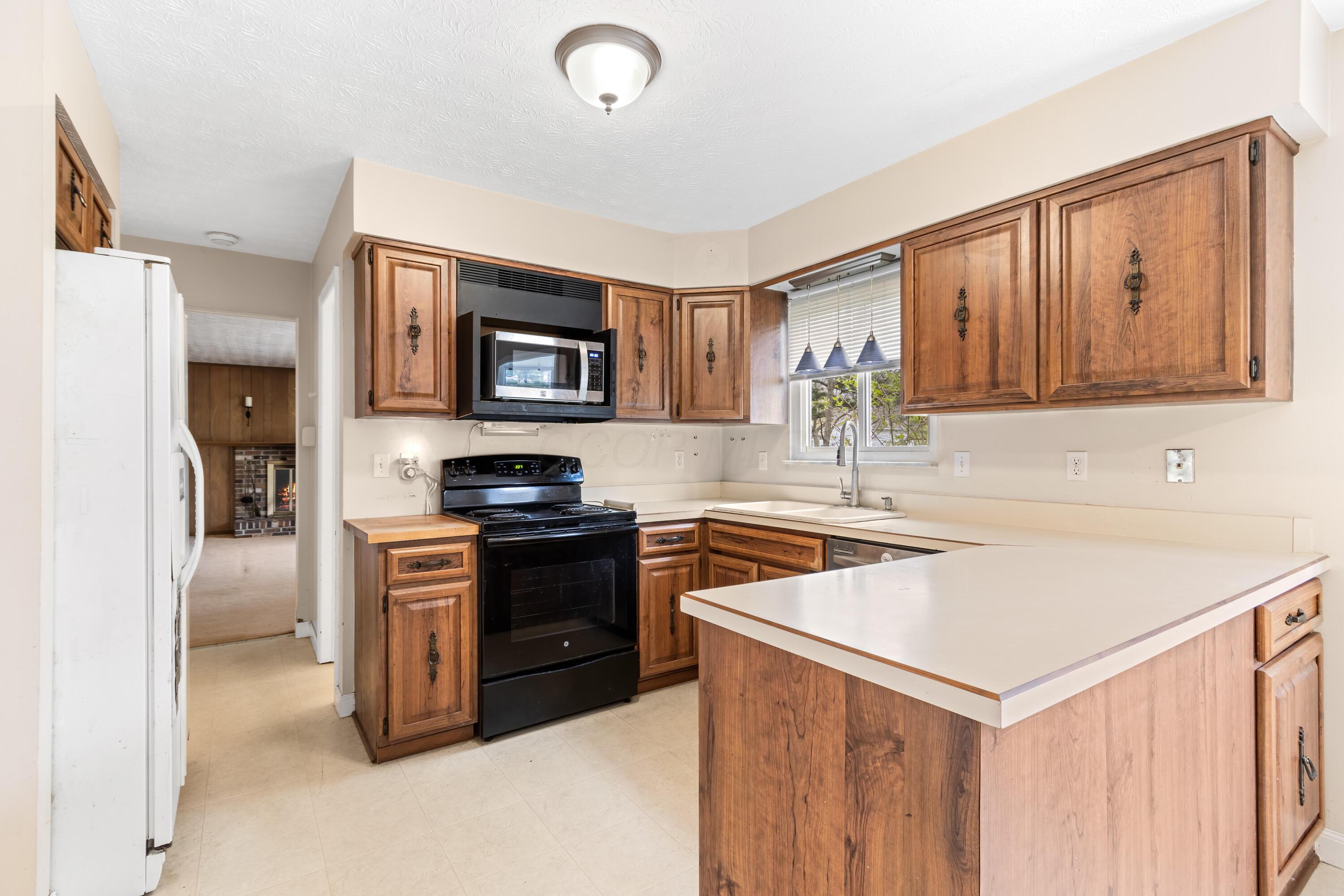 1091 Matterhorn Drive, Reynoldsburg, Ohio image 13