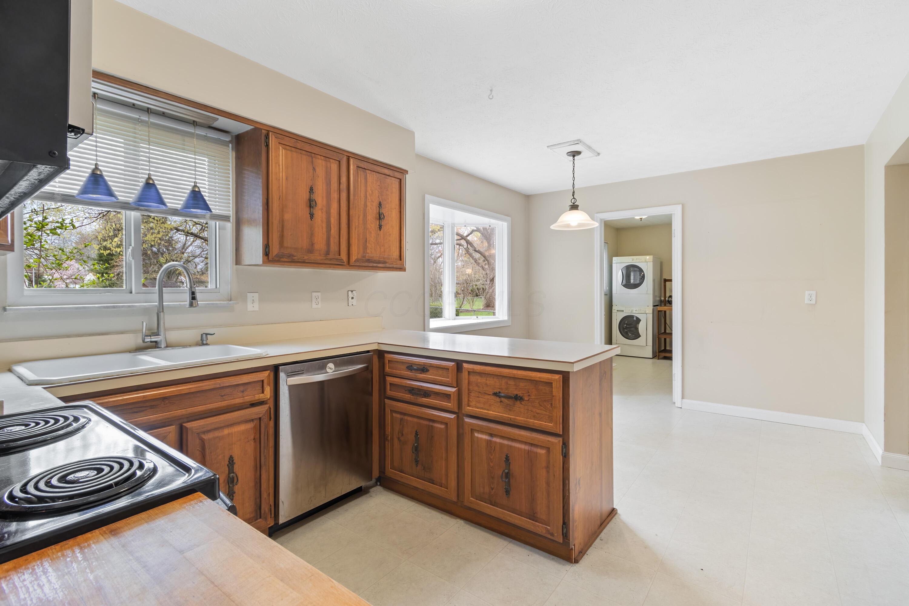 1091 Matterhorn Drive, Reynoldsburg, Ohio image 11